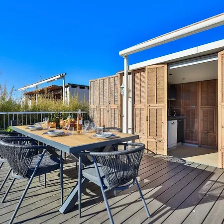 Avec Toit Terrasse Equipe Au Centre Tropez Vue 圣特罗佩